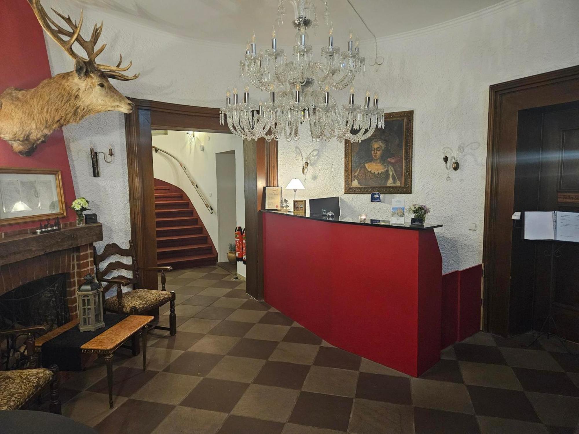 Eventlocation & Hotel Schloss Neuburg Obrigheim Extérieur photo